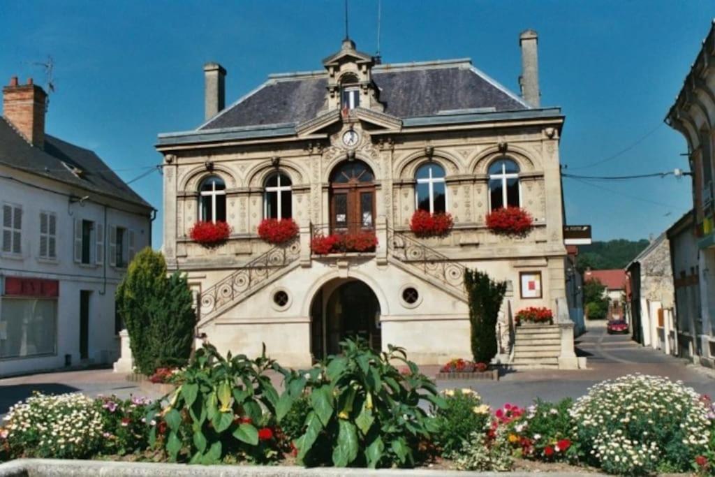 Апартаменти Au Coeur De Bruyeres Екстер'єр фото